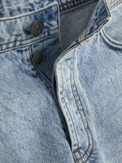 Spodenki jeansowe z przetarciami