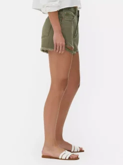 Spodenki jeansowe z przetarciami