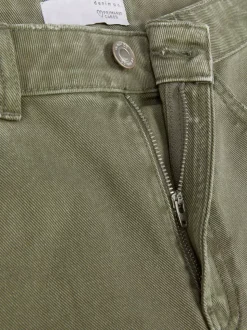 Spodenki jeansowe z przetarciami