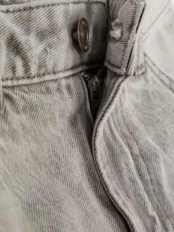 Spodenki jeansowe z przetarciami