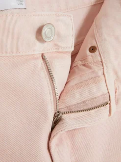 Spodenki jeansowe z przetarciami