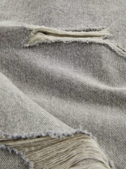 Spodenki jeansowe z przetarciami