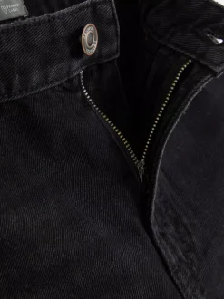 Spodenki jeansowe z przetarciami