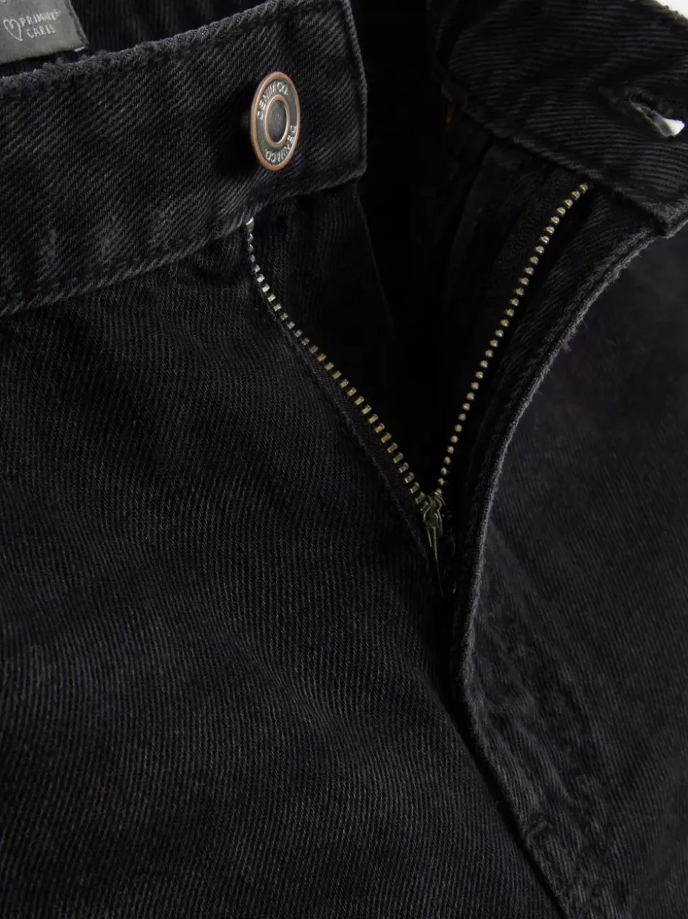 Spodenki jeansowe z przetarciami