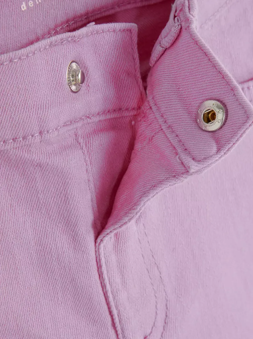 Spodenki jeansowe ze średnim stanem