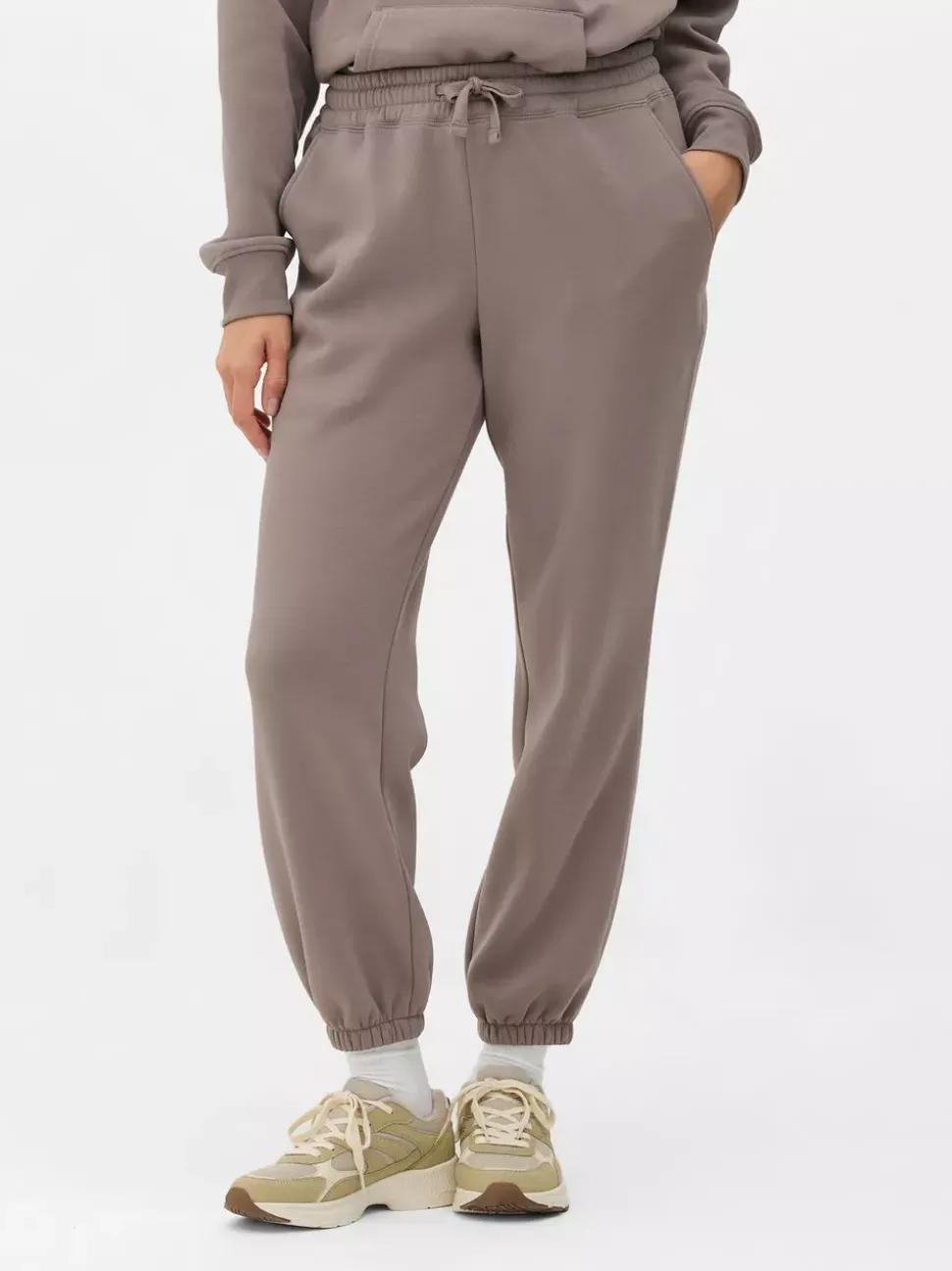 Spodnie dresowe ściągane sznurkiem