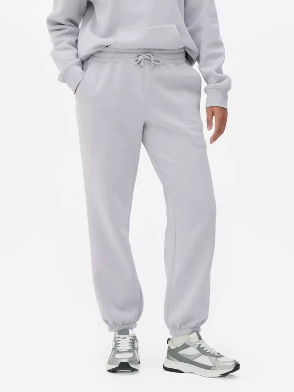 Spodnie dresowe ściągane sznurkiem