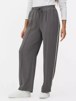 Spodnie dresowe z lampasami