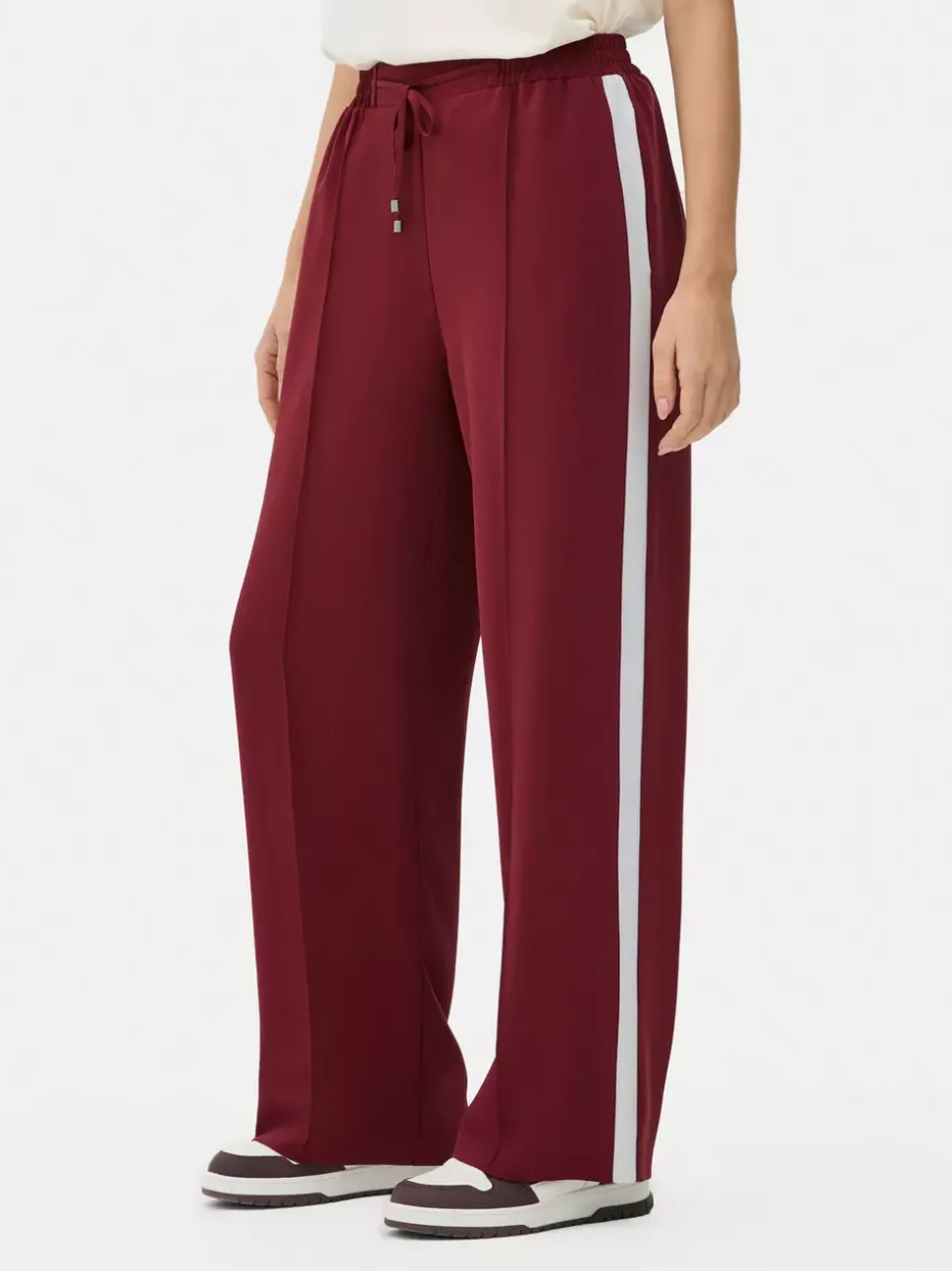 Spodnie dresowe z lampasami