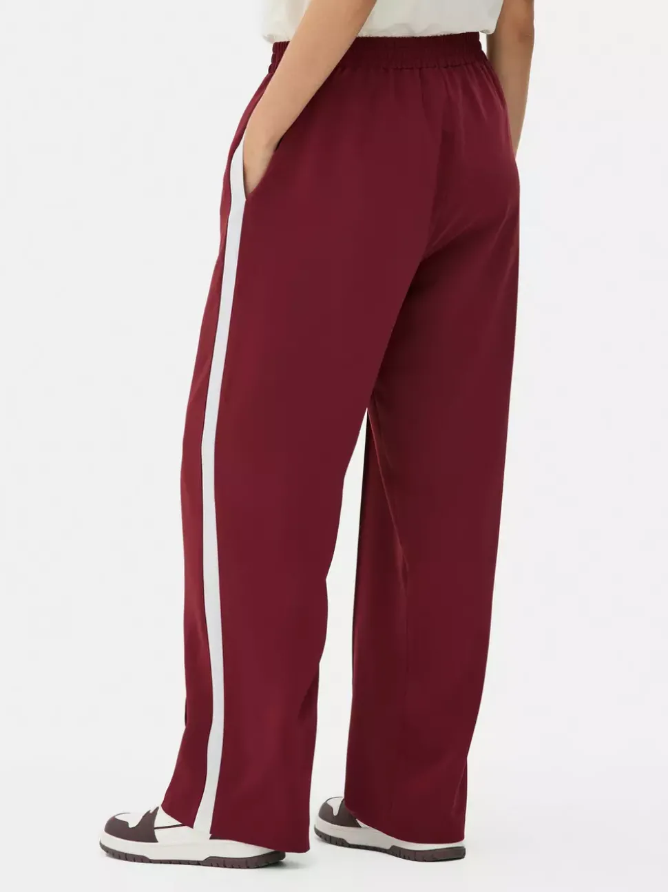 Spodnie dresowe z lampasami