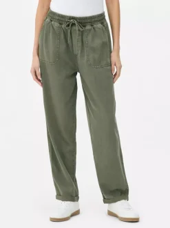 Spodnie dresowe ze sznurkiem w pasie