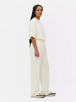 Spodnie dresowe ze sznurkiem i prostymi nogawkami