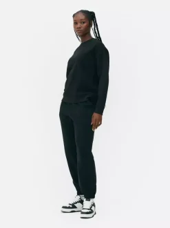 Spodnie dresowe ze sznurkiem i ściąganymi nogawkami