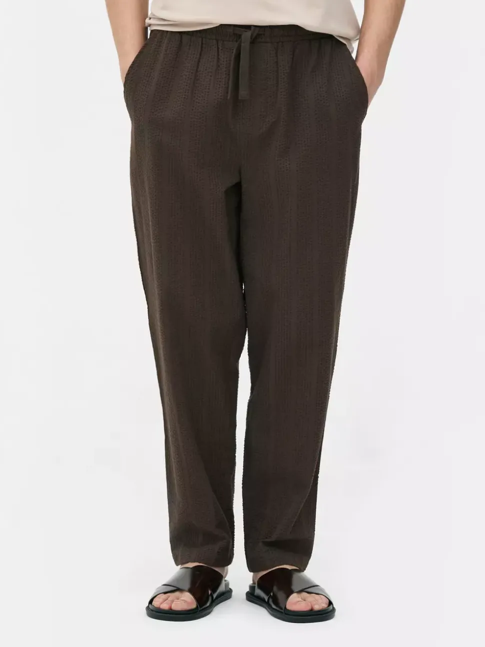 Spodnie w paski z tkaniny seersucker