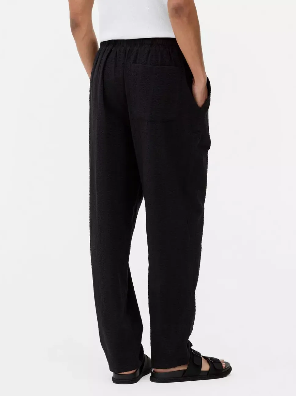 Spodnie w paski z tkaniny seersucker