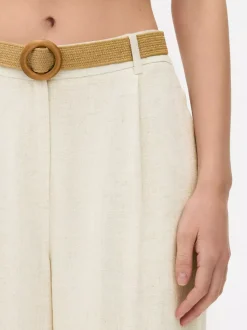 Spodnie z paskiem i prostą nogawką