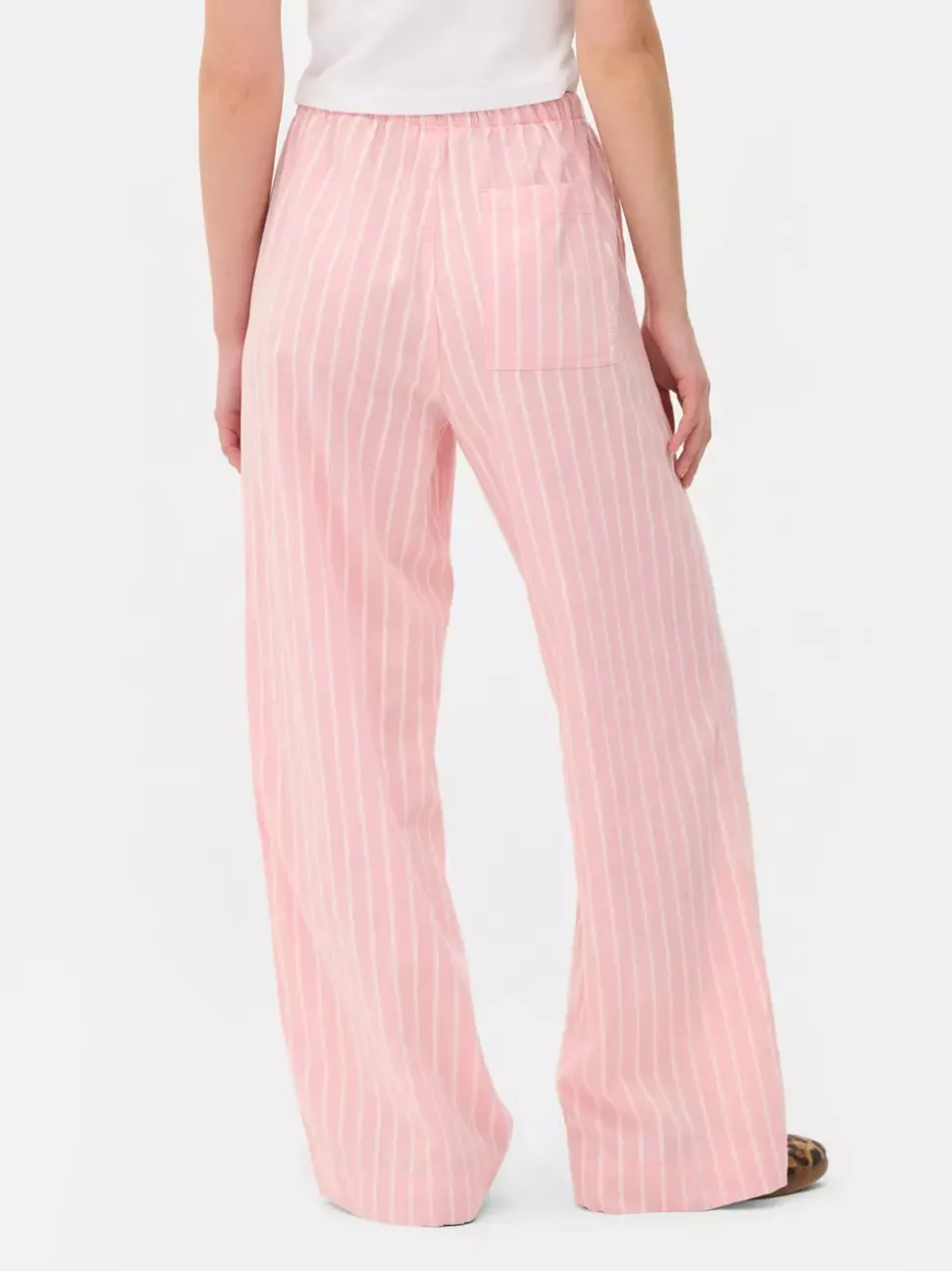 Spodnie z szeroką nogawką i sznurkiem w talii