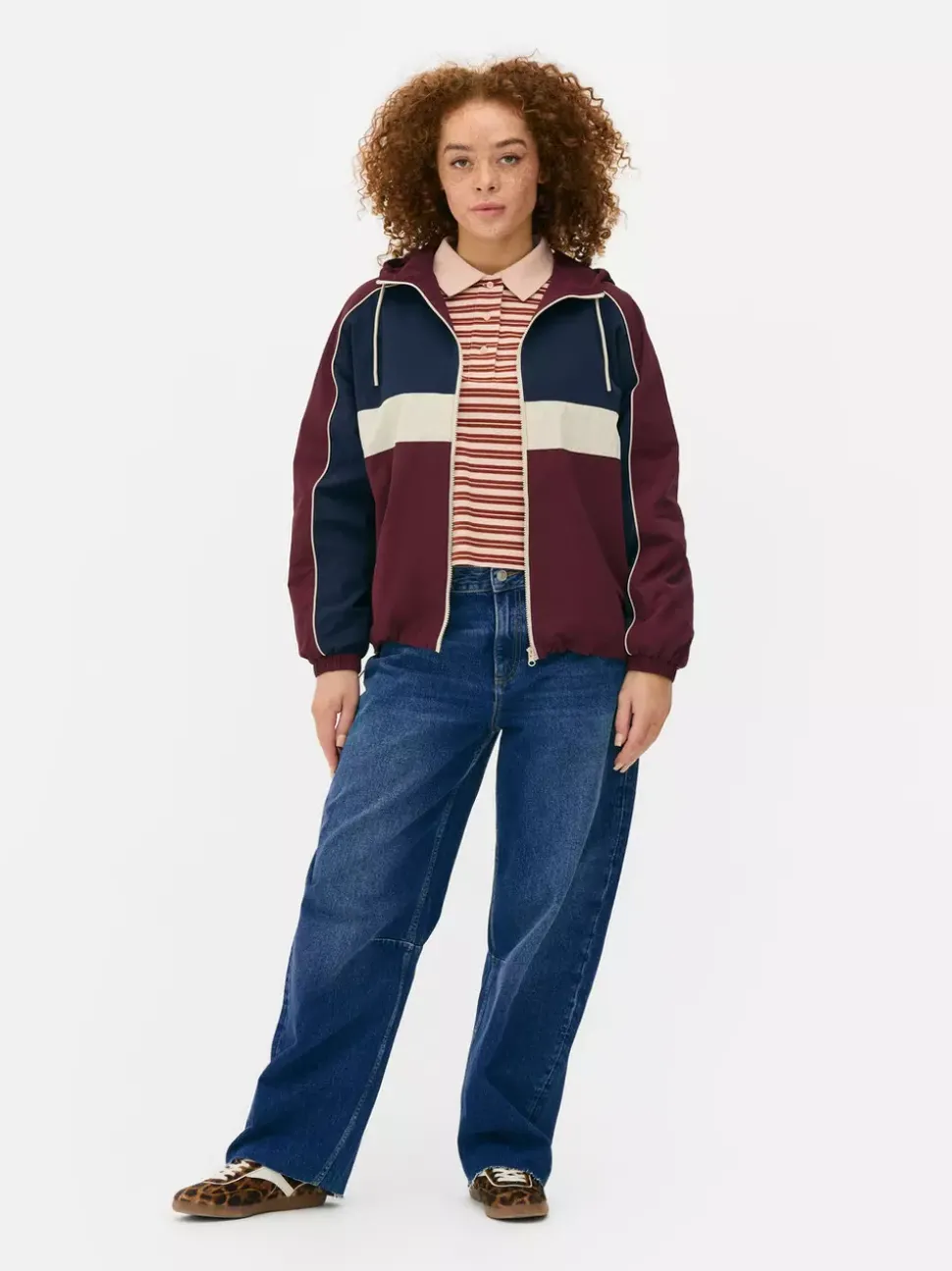 Sportowa kurtka przeciwdeszczowa w bloki kolorów