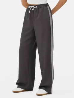 Sportowe spodnie dresowe ze sznurkiem