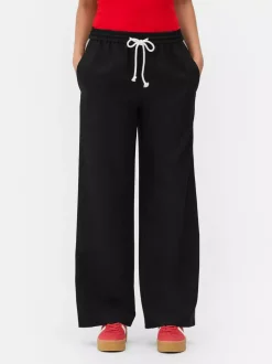 Sportowe spodnie dresowe ze sznurkiem