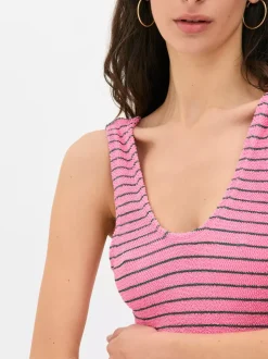 Strój kąpielowy w paski z wycięciem na plecach