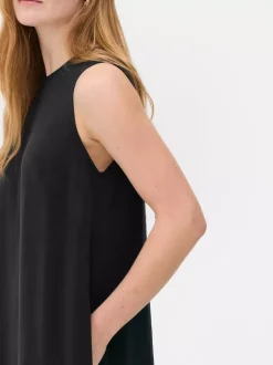 Sukienka midi bez rękawów The Edit