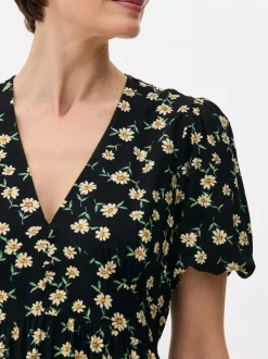 Sukienka midi z dekoltem w serek w kwiaty