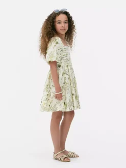 Sukienka w kwiaty z bufiastymi rękawami