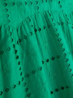 Sukienka z haftem angielskim