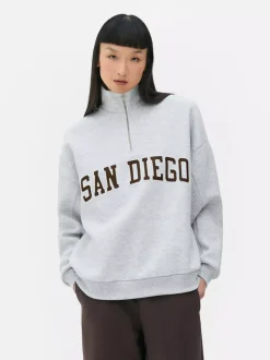 Szary sweter z suwakiem do połowy