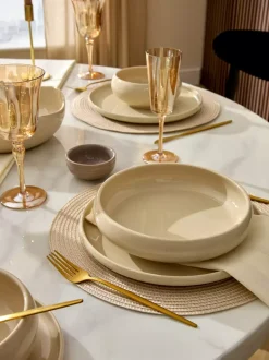 Szkliwiona miska na makaron w drobne plamki