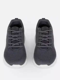 Sznurowane buty sportowe