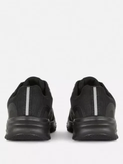 Sznurowane buty sportowe na siłownię