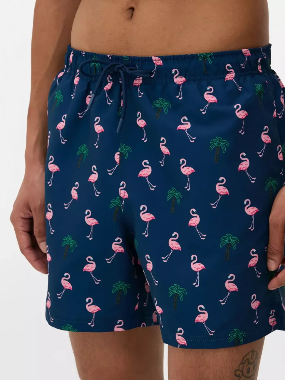 Szorty kąpielowe we flamingi