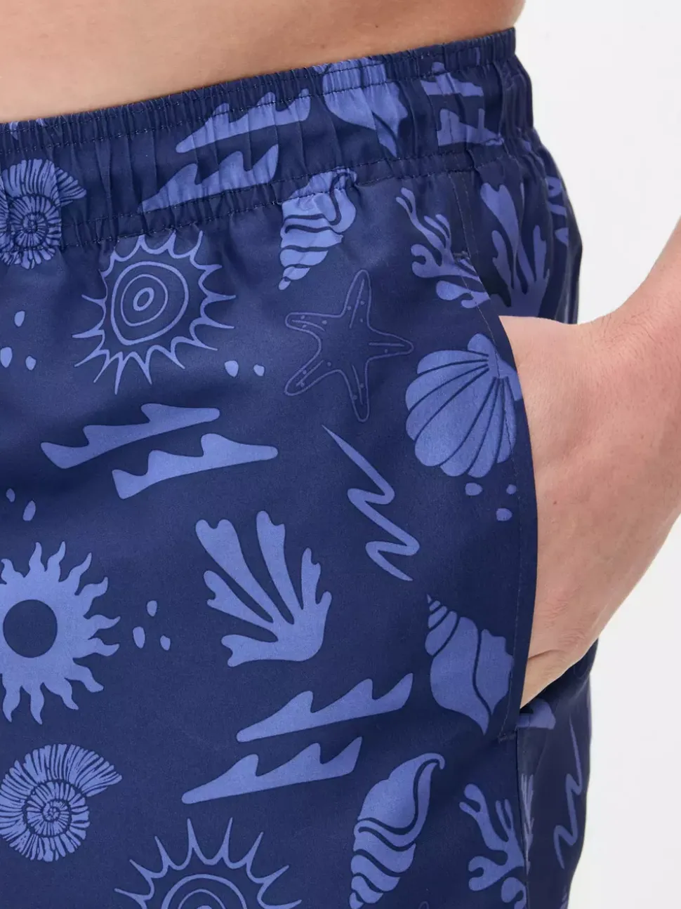 Szorty kąpielowe z abstrakcyjnym wzorem