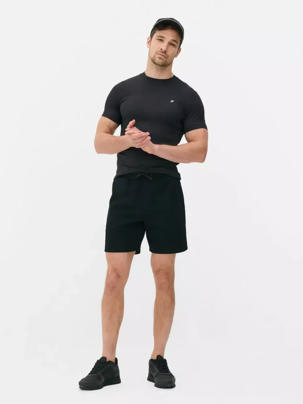 Szorty sportowe ze sznurkiem ściągającym