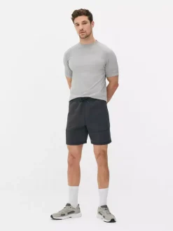 Szorty sportowe ze sznurkiem ściągającym
