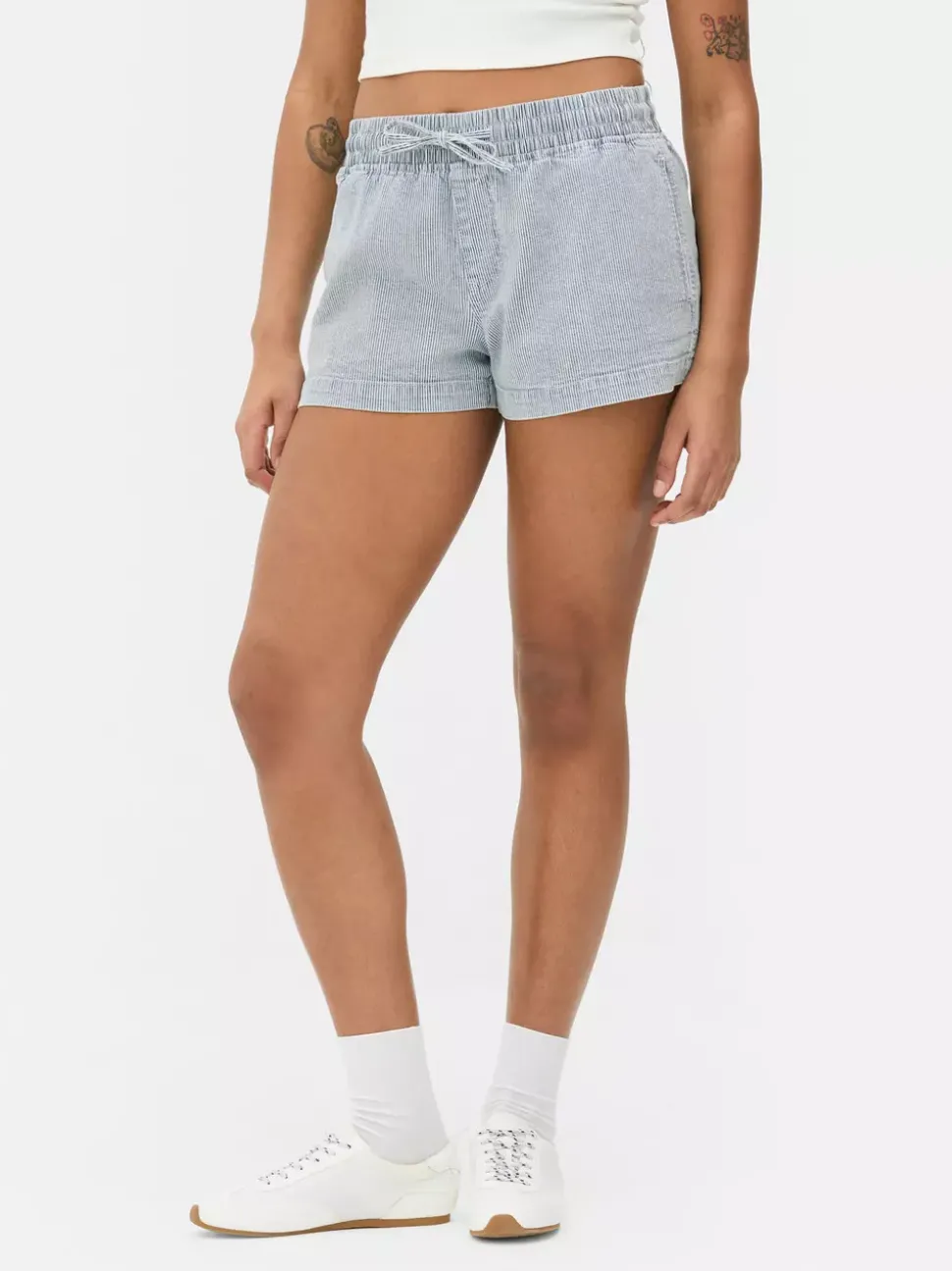 Szorty w paski ze sznurkiem w talii