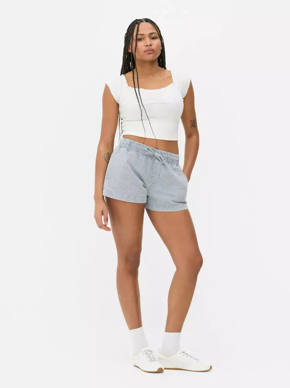 Szorty w paski ze sznurkiem w talii