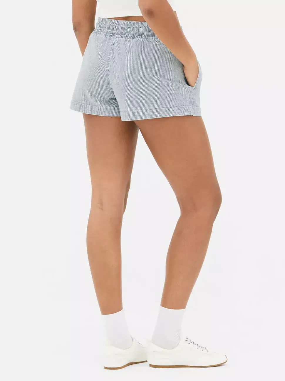 Szorty w paski ze sznurkiem w talii