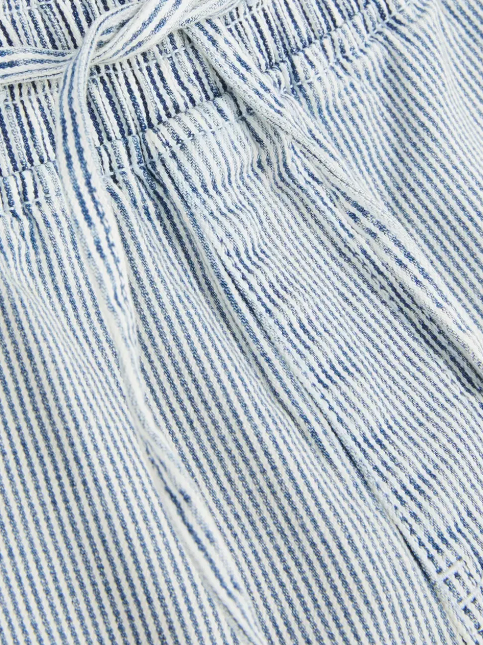 Szorty w paski ze sznurkiem w talii