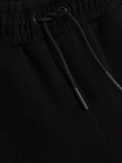 Szorty z panelami i sznurkiem ściągającym