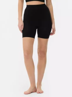 Szorty z wysokim stanem chroniące przed otarciami