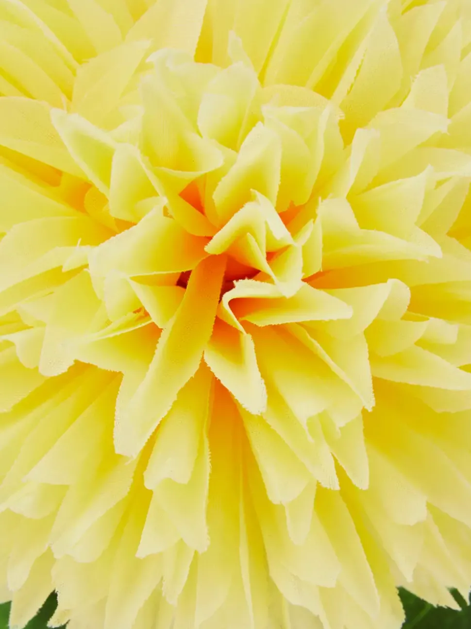 Sztuczna chryzantema na pojedynczej łodydze