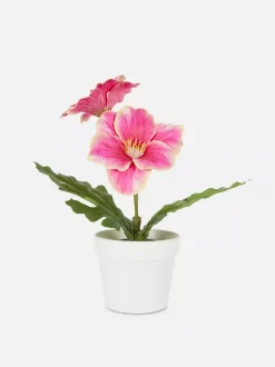 Sztuczny kwiat w plastikowej doniczce