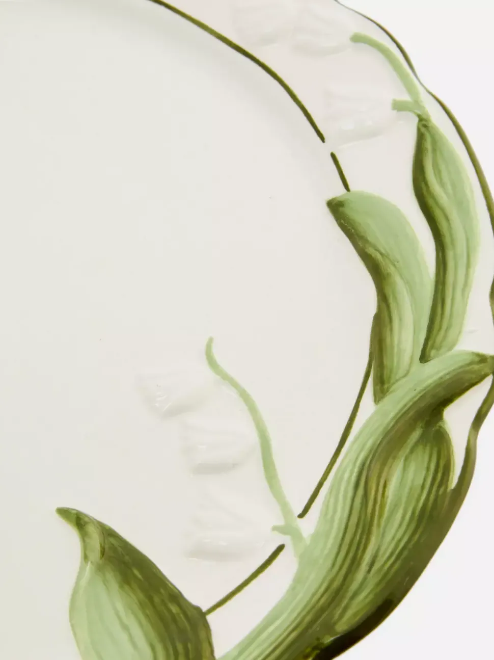 Talerz obiadowy w lilie