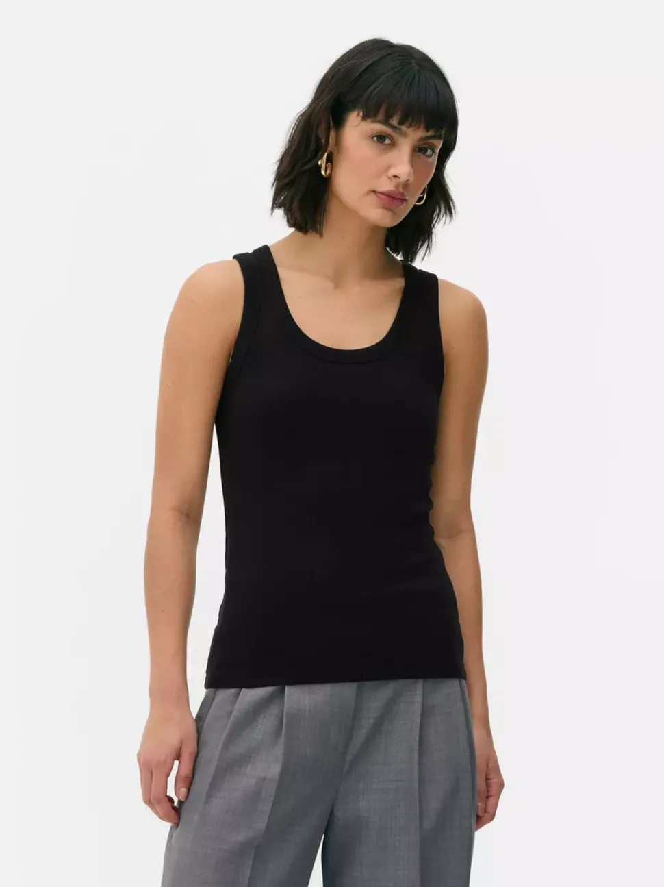 Top bez rękawów z głębokim dekoltem Essential