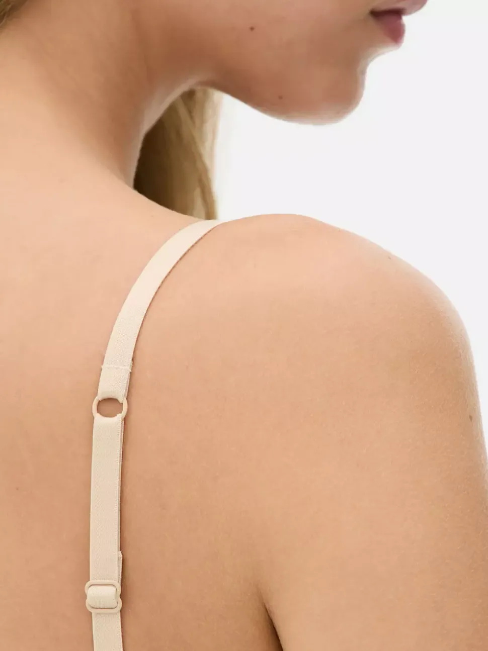 Top na ramiączkach z wbudowanym biustonoszem