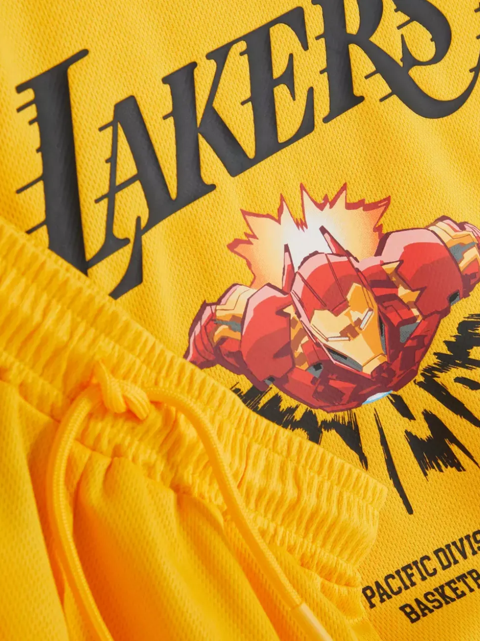 T-shirt i szorty z Iron Manem Marvela i NBA Los Angeles Lakers