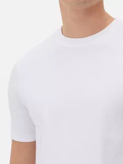 T-shirt o kroju slim